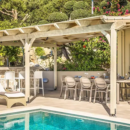 Villa Lemoni *